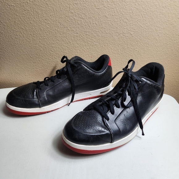 Nike Air Jordan Mens |16| Black Leather Classic 82 Low Top Sneakers main image 5